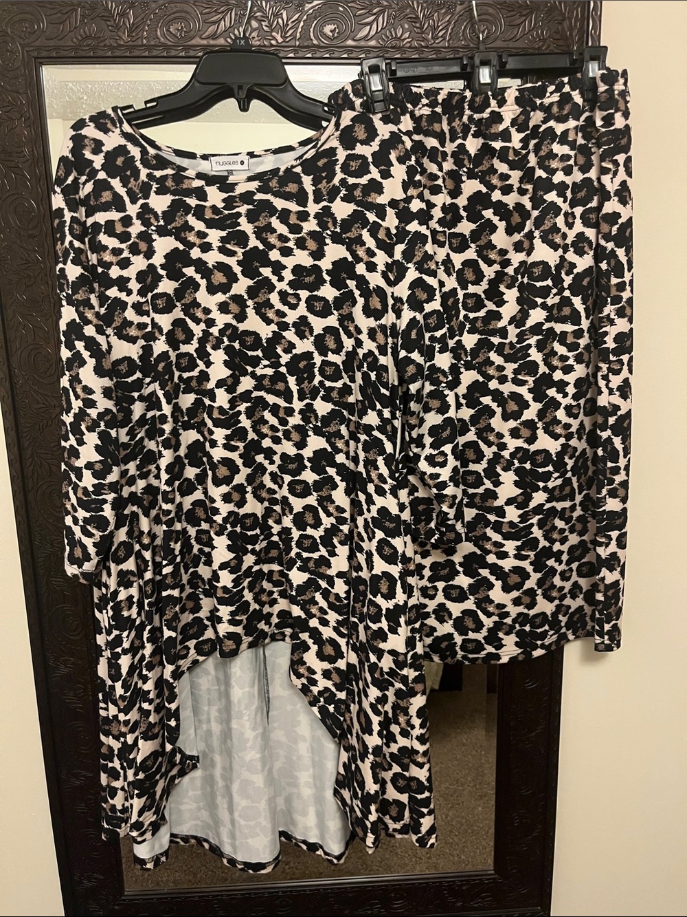 Nuggles Black and Cream Leopard-Print 2X Tunic Top and  XL Skirt.  Set